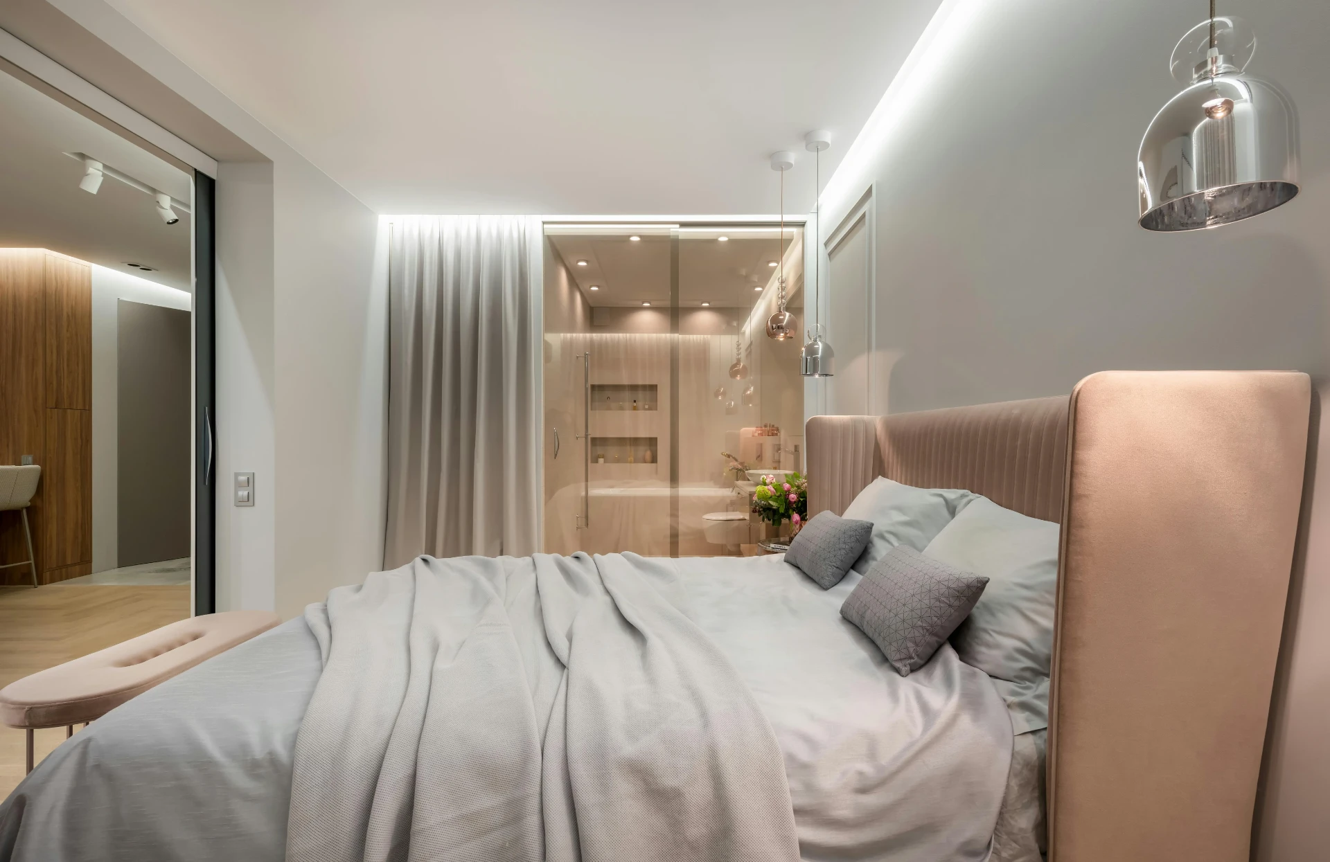 Designer master bedroom with ensuite bath